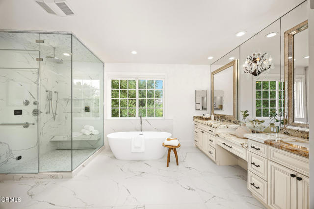 5008 La Canada Boulevard, La Canada Flintridge CA: https://media.crmls.org/mediaz/d6730e91-16e1-4404-998f-c4171b7821db.jpg