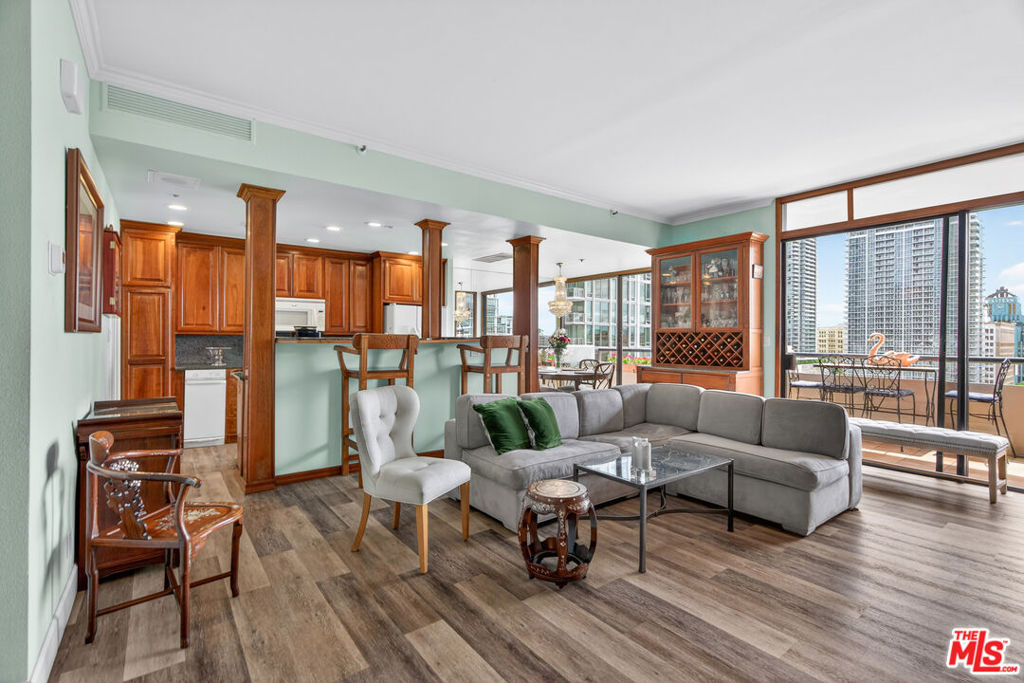600 W 9th Street #1512