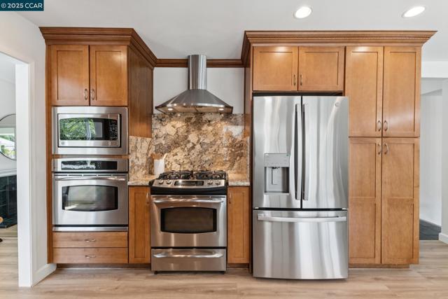 36 Playa Ct, San Ramon CA: https://media.crmls.org/mediaz/d67418dd-067c-4dab-b1d9-cb98247234e6.jpg