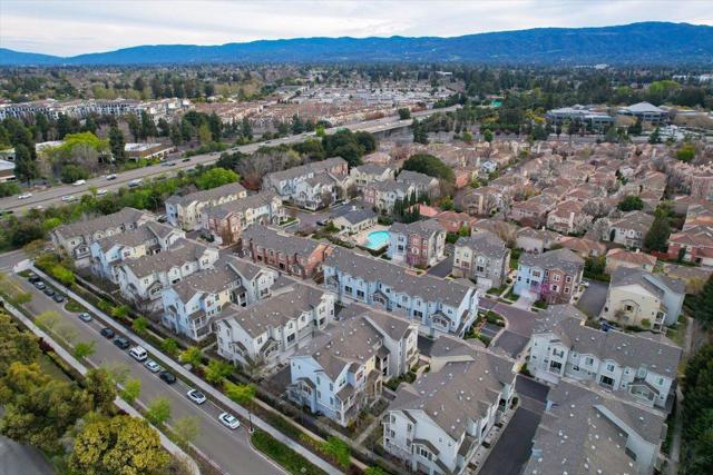 193 Fable Court, Mountain View CA: https://media.crmls.org/mediaz/d67497b0-b566-4f7b-a46c-983c930f2d8e.jpg