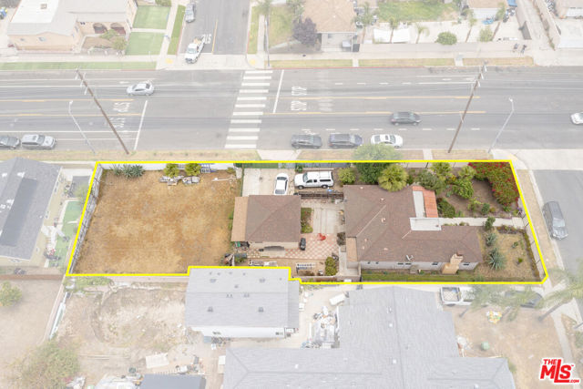 701 W 112th Street, Los Angeles CA: https://media.crmls.org/mediaz/d674ab8b-b330-4444-a720-0c3e02a25226.jpg