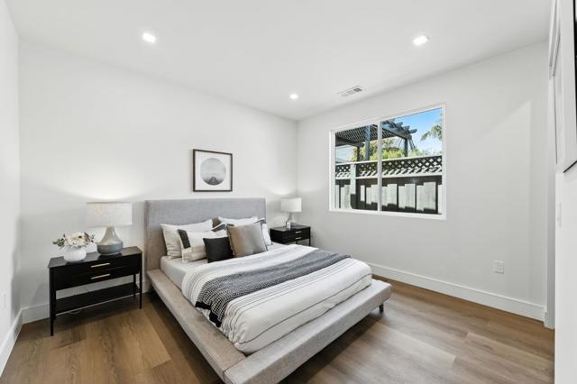 125 15th Avenue, San Mateo CA: https://media.crmls.org/mediaz/d674ee78-6d02-49ce-9f95-299c274cda13.jpg
