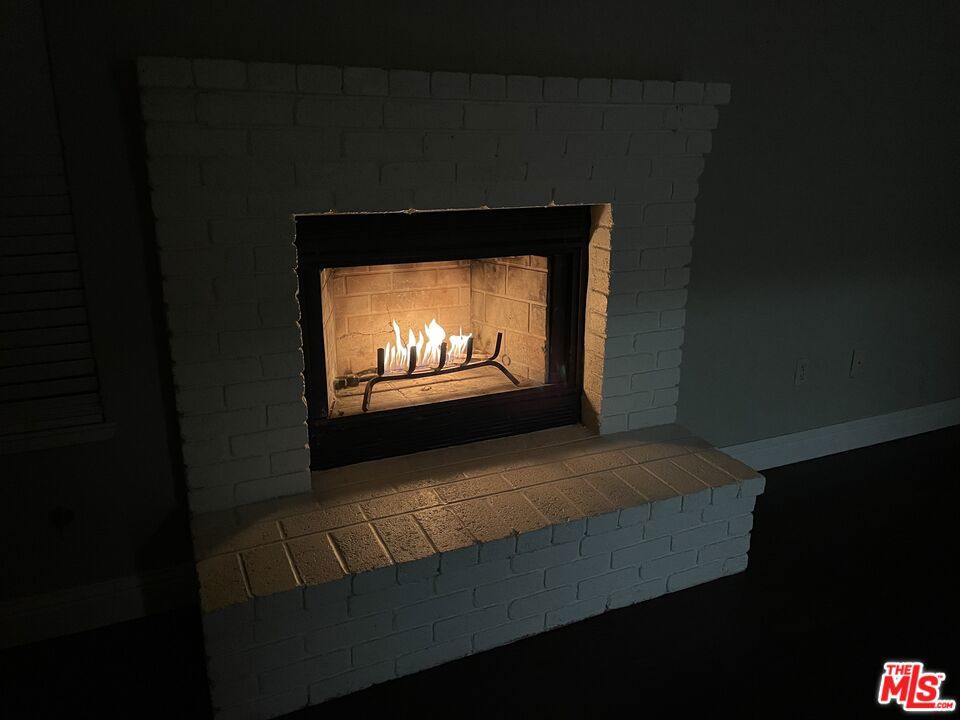 https://media.crmls.org/mediaz/d6750059-d5ed-4814-a356-d48de6a95efd.jpg?preset=X-Large