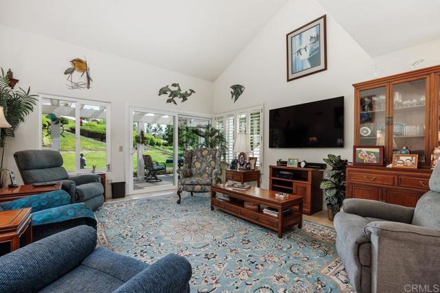 5015 Alicante Way, Oceanside CA: https://media.crmls.org/mediaz/d6751ccb-20e9-49b0-8863-d34004ca7c86.jpg
