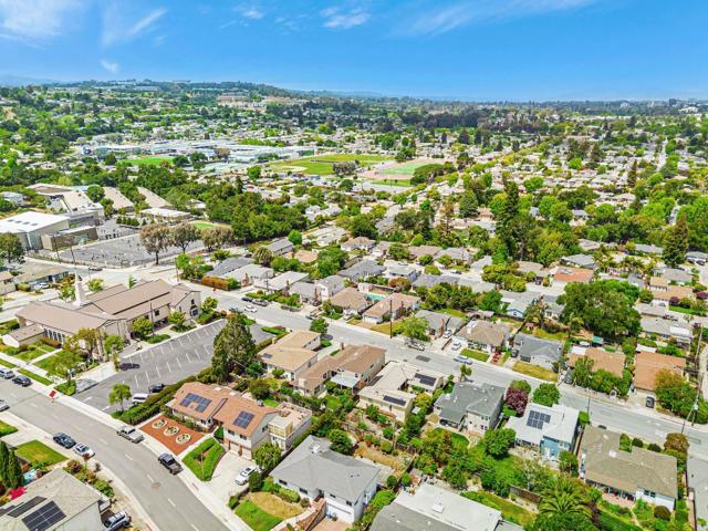 417 36th Avenue, San Mateo CA: https://media.crmls.org/mediaz/d675d2b9-6ae1-48f7-b1f9-25b3d3efd7f9.jpg