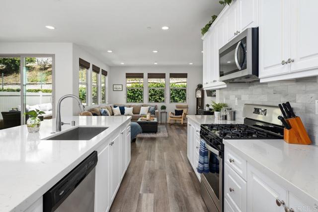 712 Gemstone Drive, San Marcos CA: https://media.crmls.org/mediaz/d676697a-3a59-44f0-a254-19a0d544735b.jpg