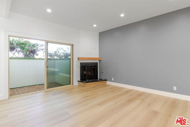 7550 Zombar Avenue, Van Nuys CA: https://media.crmls.org/mediaz/d676fd76-a18a-48f2-abd1-22dc6276c146.jpg