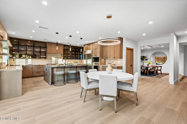 4199 Woodlane Court, Westlake Village CA: https://media.crmls.org/mediaz/d6770603-4315-4749-854e-8eaf88f4ba45.jpg