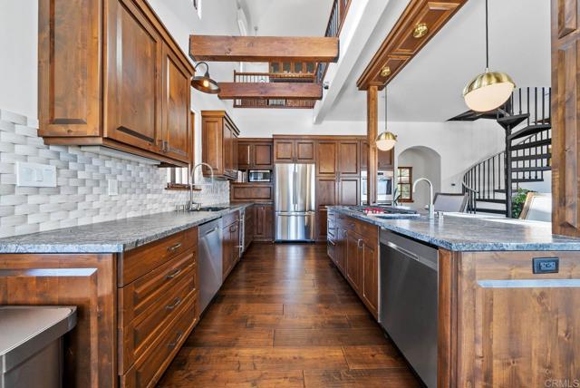 24949 Thunder Mountain Road, Ramona CA: https://media.crmls.org/mediaz/d6777911-187f-4c58-865f-5f3cca95e016.jpg