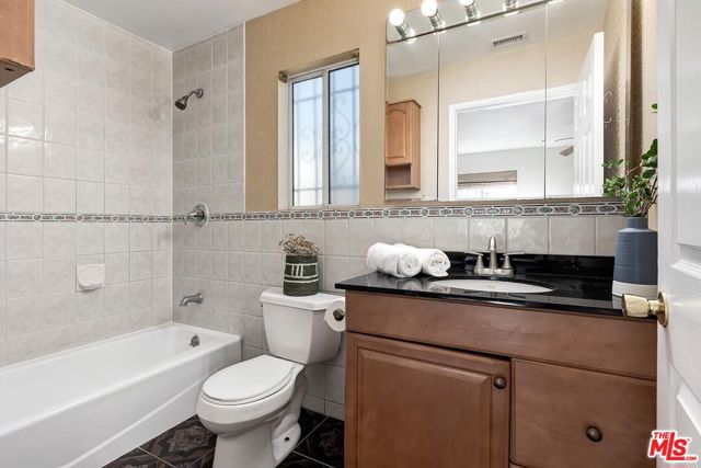 2218 S Genesee Avenue, Los Angeles CA: https://media.crmls.org/mediaz/d677aaa7-e2fe-4f2b-9285-0fc971fde11a.jpg