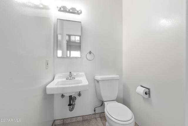 22002 Ybarra Road, Woodland Hills CA: https://media.crmls.org/mediaz/d678e914-561b-465c-9731-f31af0f02d34.jpg