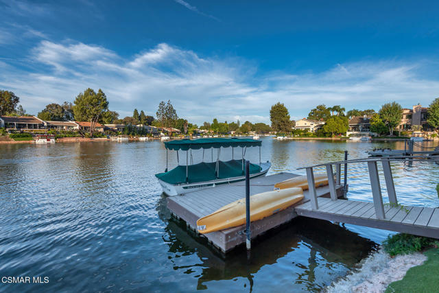 1275 Westwind Circle, Westlake Village CA: https://media.crmls.org/mediaz/d679e873-75b2-4a1d-bce1-73ab1b9a301c.jpg