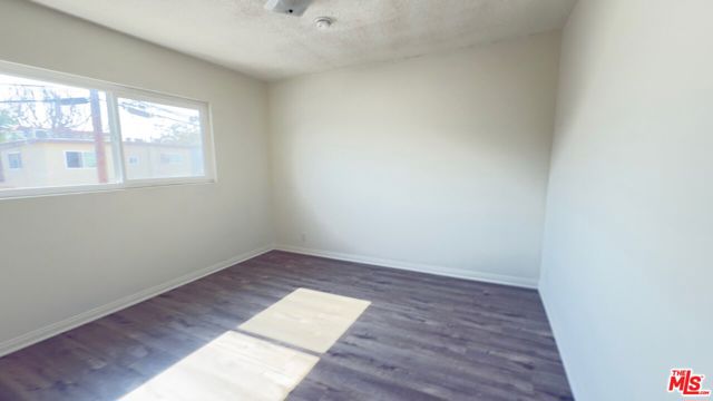 975 S Kingsley Drive, Los Angeles CA: https://media.crmls.org/mediaz/d679f34b-f8ce-444b-bf1e-a7d96b72916c.jpg