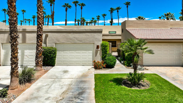 76790 Chrysanthemum Way, Palm Desert CA: https://media.crmls.org/mediaz/d67a1d1f-4a9d-430e-9b9f-8c52ebff16c8.jpg