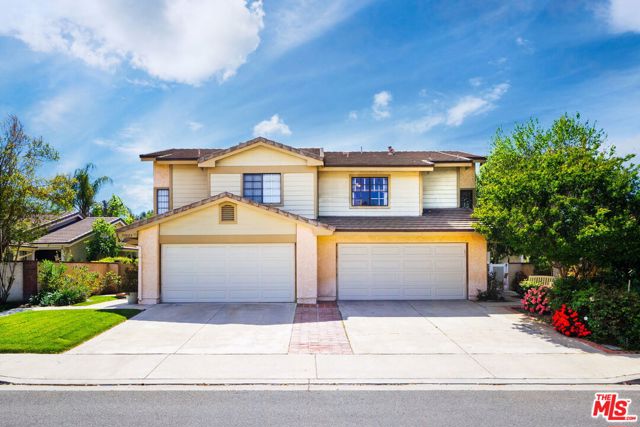 25685 Lupita Drive, Valencia CA: https://media.crmls.org/mediaz/d67a932c-e936-4a08-9544-90372edce4be.jpg