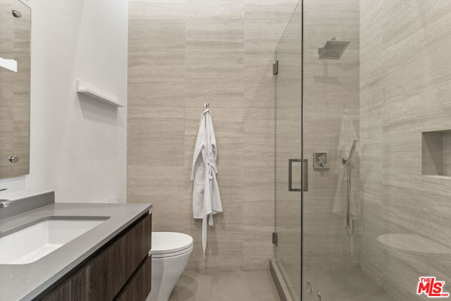Image 30 of 44 For 607 Alta Vista Boulevard