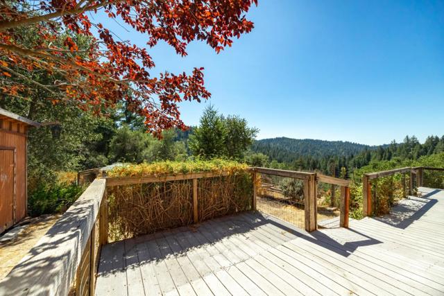 450 Hawk Ridge Road, Boulder Creek CA: https://media.crmls.org/mediaz/d67aece8-4ed3-4996-82b3-a6d0de7fefcb.jpg