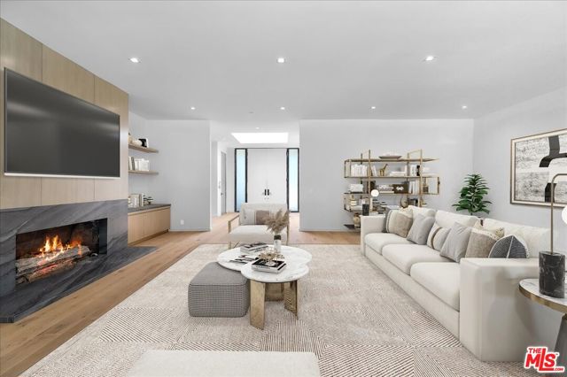 1836 Loma Vista Drive, Beverly Hills CA: https://media.crmls.org/mediaz/d67b0d7b-d60a-4658-a259-e5e82cabaef5.jpg