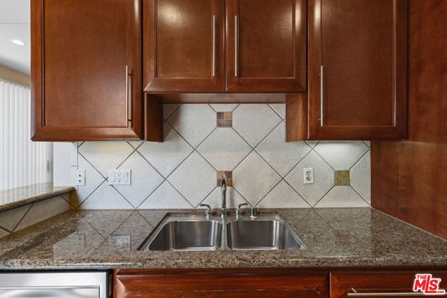 10275 Missouri Avenue, Los Angeles CA: https://media.crmls.org/mediaz/d67b40ac-c178-45b2-96cf-5719d56929b5.jpg