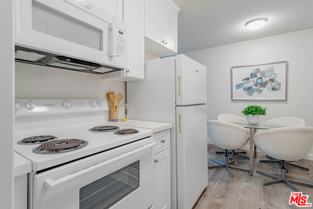 1833 N NORMANDIE Avenue, Los Angeles CA: https://media.crmls.org/mediaz/d67bb091-9bd2-4bed-a2a5-aac9ec5004f1.jpg