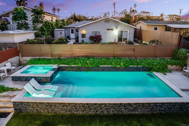 Detail Gallery Image 5 of 32 For 3749 Kingsley St, San Diego,  CA 92106 - 4 Beds | 4 Baths