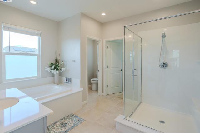 2239 Jessica Way, Tracy CA: https://media.crmls.org/mediaz/d67c03a0-e3a0-400d-918f-aca680ecff24.jpg