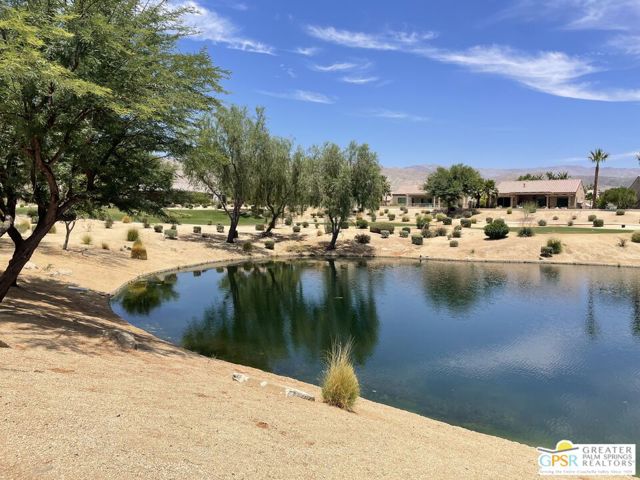 81331 Corte Compras, Indio CA: https://media.crmls.org/mediaz/d67c4e50-cecd-4c4e-a998-cd222f51ae09.jpg