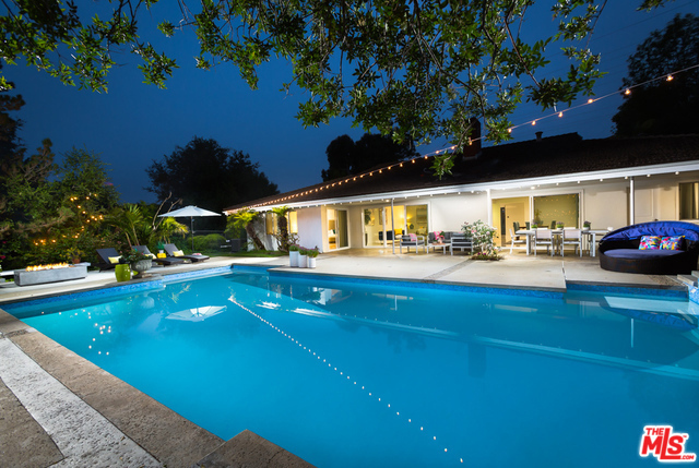 774 N KENTER Avenue, Los Angeles CA: https://media.crmls.org/mediaz/d67cb829-8708-49ee-a662-586fc3be1908.jpg