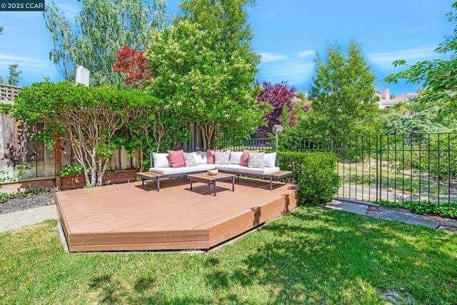1364 Canyon Side Ave, San Ramon CA: https://media.crmls.org/mediaz/d67d8035-d961-4462-bf18-a577e1c5d96f.jpg