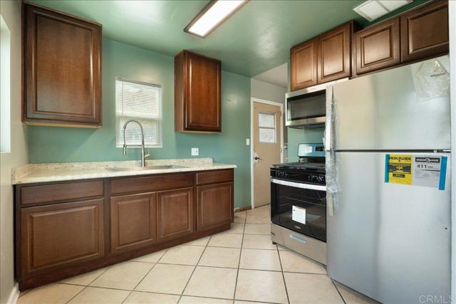 3260 64 Steel Street, San Diego CA: https://media.crmls.org/mediaz/d67ef6d4-a31e-4ddb-9429-ca870e9f5335.jpg