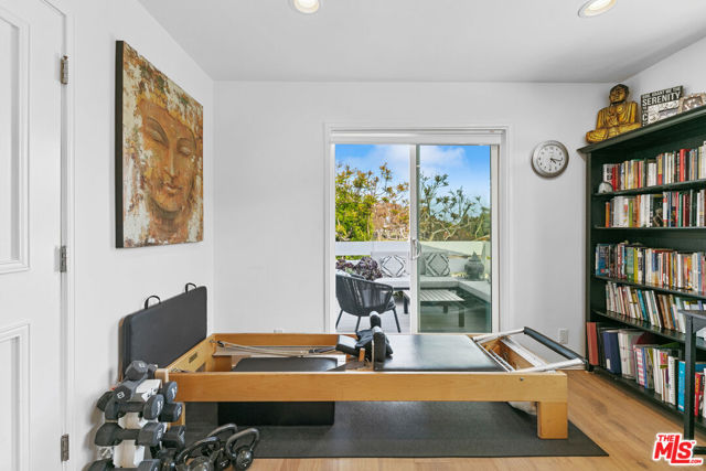 29500 Heathercliff Road, Malibu CA: https://media.crmls.org/mediaz/d6800772-cfbe-446d-905d-e134379a7984.jpg
