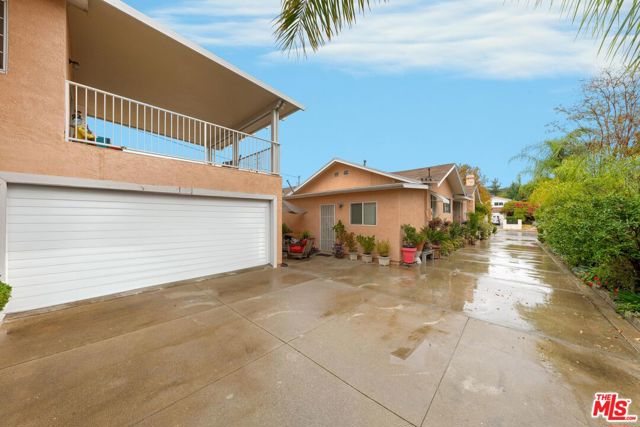 1747 N Avenue 46, Los Angeles CA: https://media.crmls.org/mediaz/d68038f8-87ae-4a8d-a96f-5ac01bf22fbc.jpg