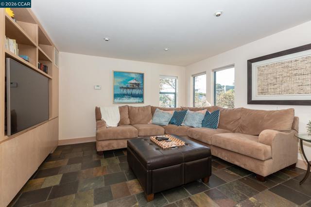 Image 36 of 55 For 319 Tappan Ter