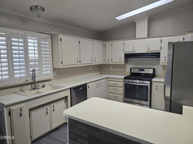 Detail Gallery Image 11 of 29 For 536 Hupa St, Ventura,  CA 93001 - 3 Beds | 2 Baths