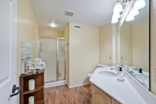 3737 Hillview Way, Oceanside CA: https://media.crmls.org/mediaz/d6810759-4f22-40b0-a382-0b0b5a40a5df.jpg