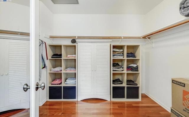 6217 Byron Ln, San Ramon CA: https://media.crmls.org/mediaz/d6810e8b-10ba-4254-9280-f2c7451f439c.jpg