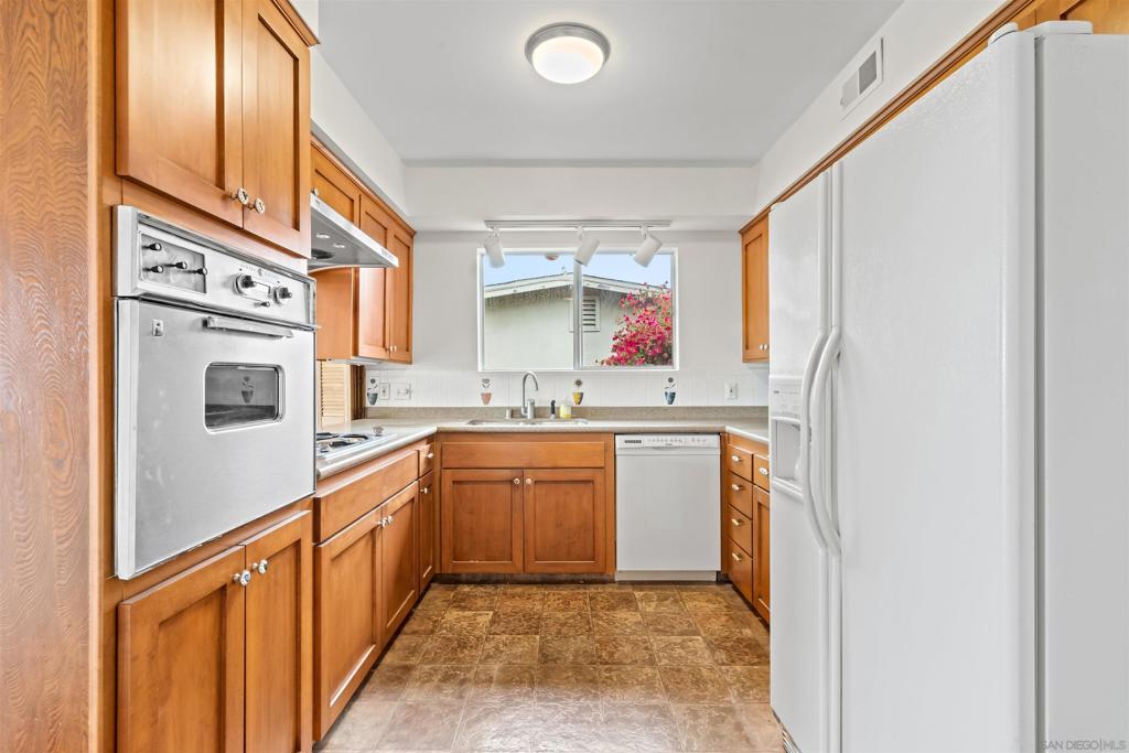 5877 Soledad Mountain Road - photo 11