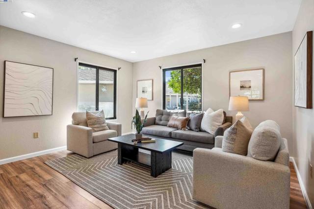 Image 5 of 60 For 38011 Temple Way