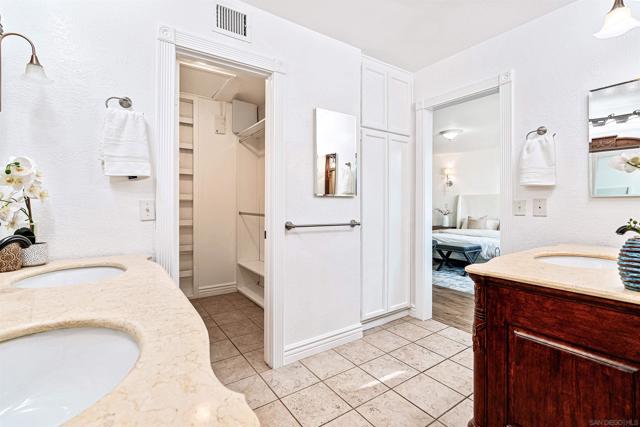 16117 Nordhoff St, North Hills CA: https://media.crmls.org/mediaz/d6831786-9fb3-4cc1-93c4-dac64afd6e63.jpg