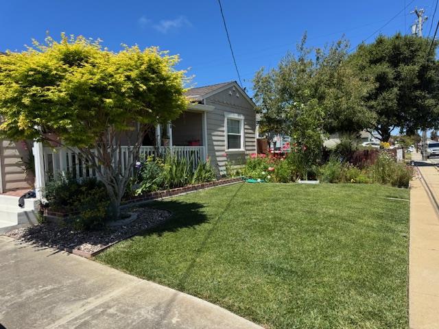129 Rodeo Avenue, Salinas CA: https://media.crmls.org/mediaz/d6835f00-a5b4-4fcc-a761-6779ce2b2e38.jpg