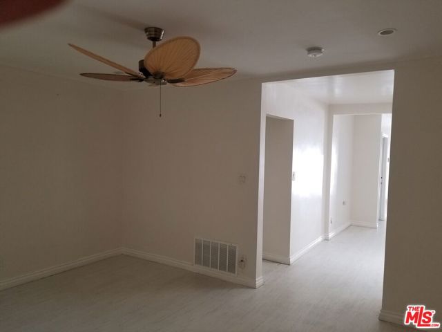 11059 CALIFA Street photo 8