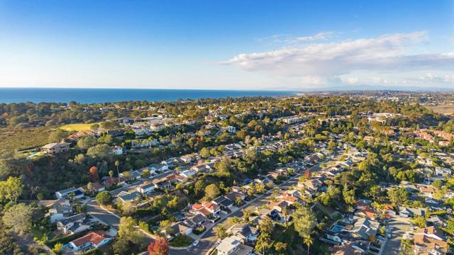13334 Barbados Way, Del Mar CA: https://media.crmls.org/mediaz/d6841185-a8f6-4fdc-ad2a-620e2c27e5c9.jpg
