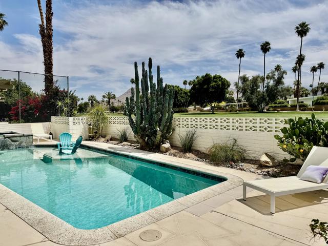 73607 18th Fairway Lane, Palm Desert CA: https://media.crmls.org/mediaz/d6856508-b909-4192-b6fb-bc448b8c8970.jpg