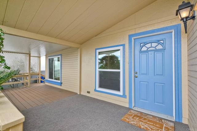 6496 Friendly Place, Carlsbad CA: https://media.crmls.org/mediaz/d685e1f9-ca7f-4dc8-8c25-5ddae23c56d8.jpg