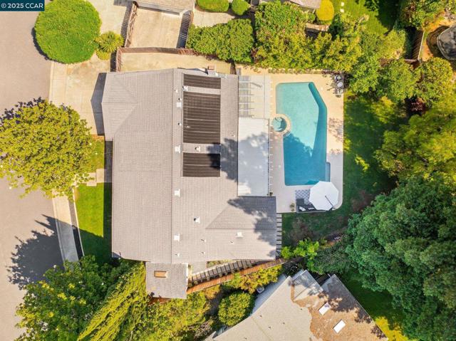 3139 Stinson Cir, Walnut Creek CA: https://media.crmls.org/mediaz/d685e81b-e60b-4dc6-ba62-8bfc9217c943.jpg