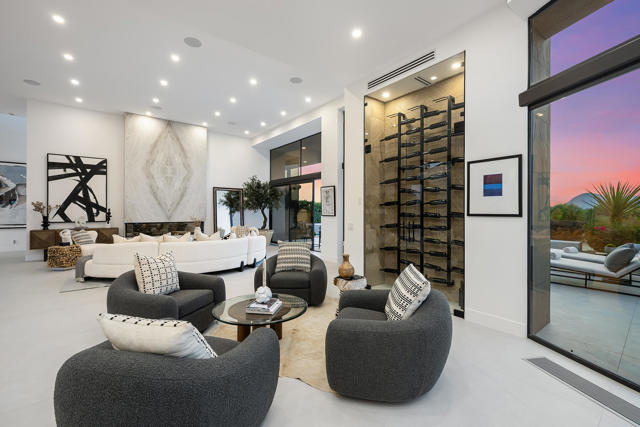 160 Kiva Drive, Palm Desert CA: https://media.crmls.org/mediaz/d6861169-302f-4a22-a972-83f50fa03729.jpg