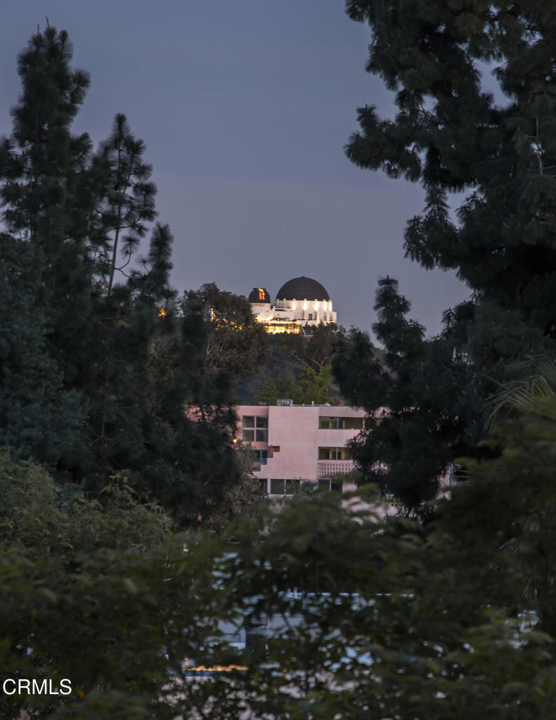 https://media.crmls.org/mediaz/d686bfa7-e79a-45b4-9d41-1b1ef3456872.jpg?preset=X-Large