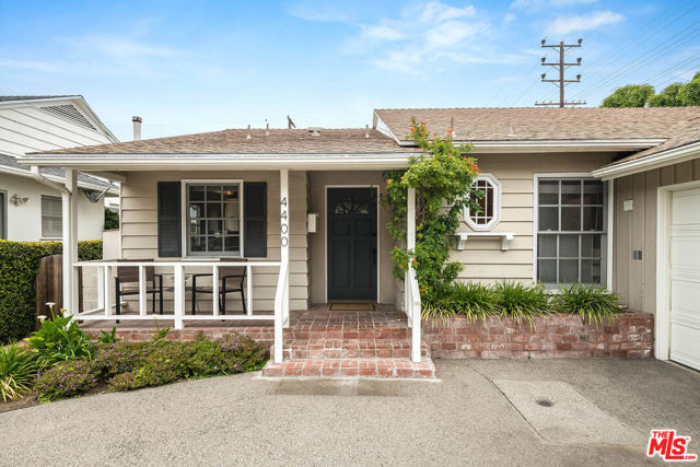 4400 Beeman Avenue photo 4