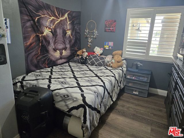 527 Shady Meadow Court, Bakersfield CA: https://media.crmls.org/mediaz/d6874222-a5b7-4104-9fdb-bd47356b9a3a.jpg