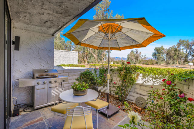 2327 Casitas Way, Palm Springs, CA 92264